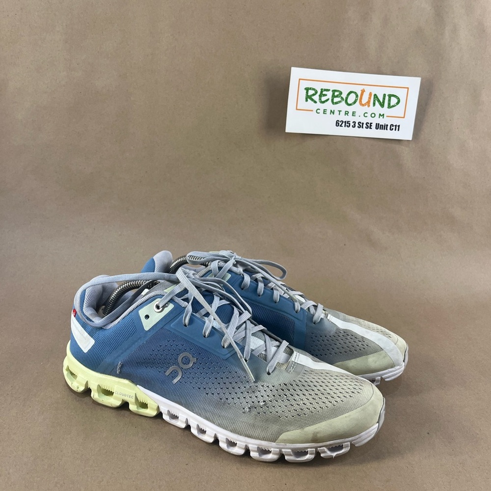 On Running Cloudflow 3 Sneakers (Men’s Size US 8.5)